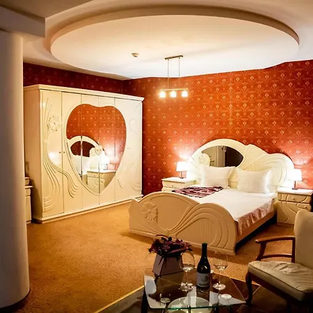 глобус Хотел