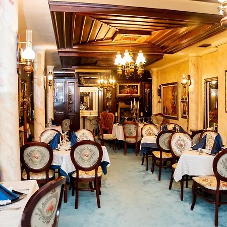 Globus Hotel