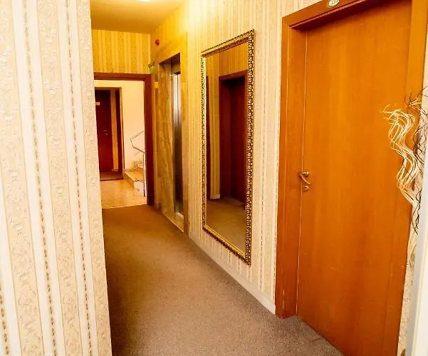 格罗布斯酒店 3*